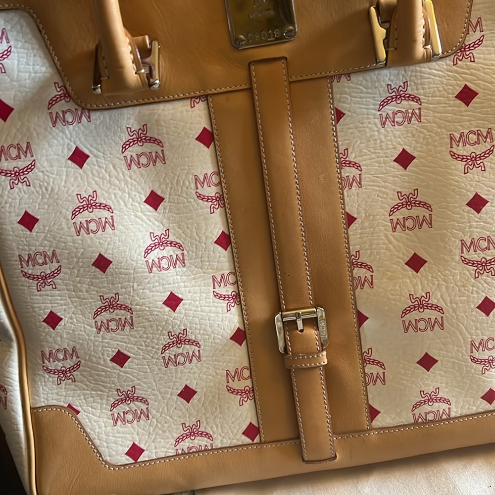 MCM - Picture 4 of 10